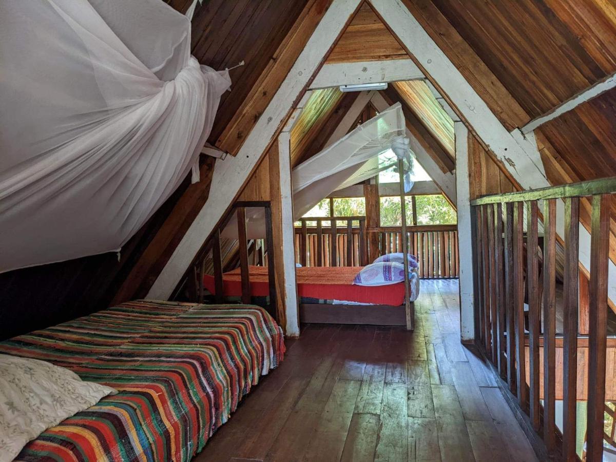 Les Acacias Bungalows Manambolo Extérieur photo