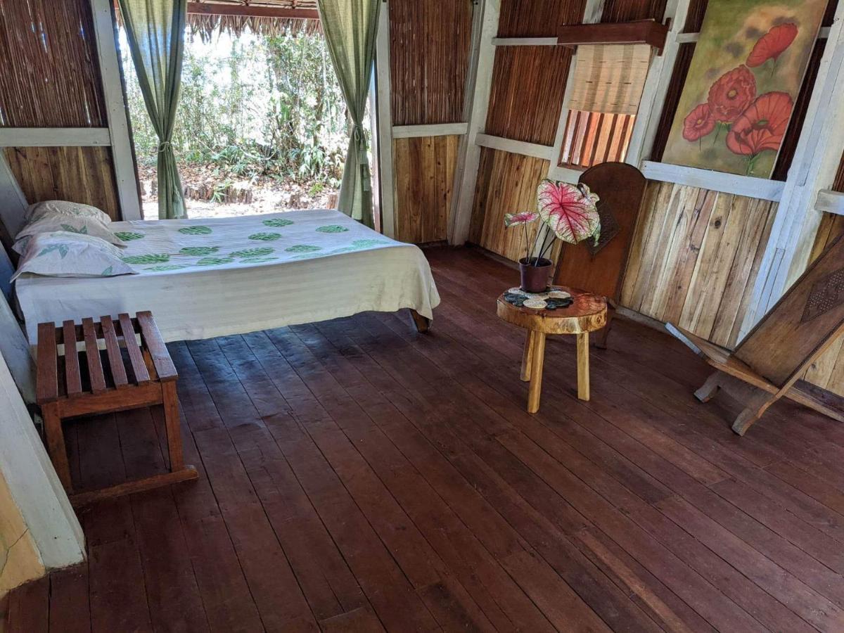 Les Acacias Bungalows Manambolo Extérieur photo