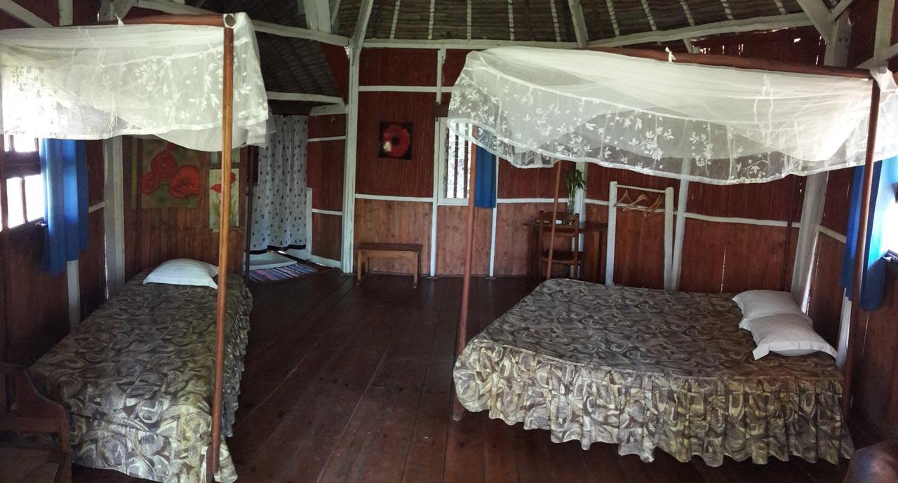 Les Acacias Bungalows Manambolo Extérieur photo