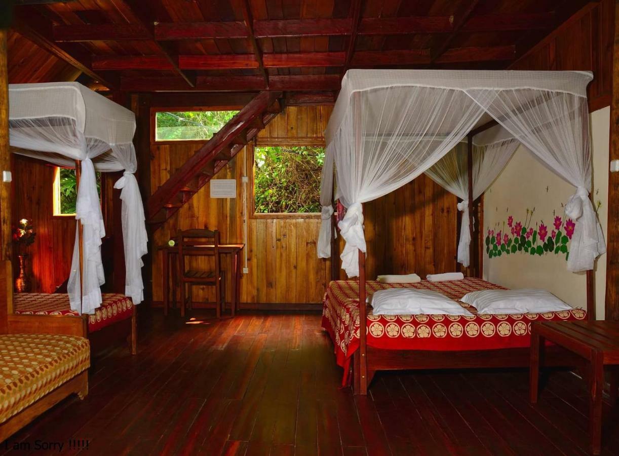 Les Acacias Bungalows Manambolo Extérieur photo